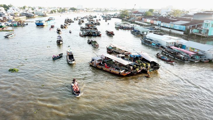 Chợ nổi Cái Răng là địa điểm du lịch nổi tiếng của Cần Thơ - Ảnh: CHÍ QUỐC Chợ nổi Cái Răng là địa điểm du lịch nổi tiếng của Cần Thơ - Ảnh: CHÍ QUỐC
